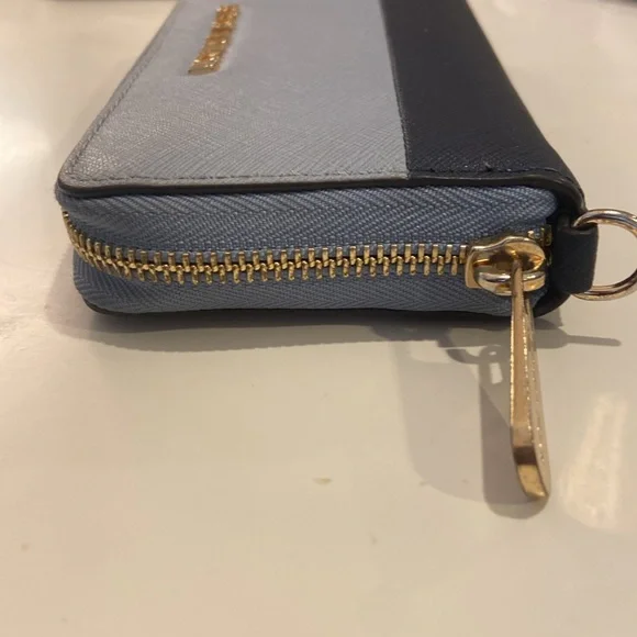 Michael Kors Two Tone Zip Around Wallet/Phone Case *MISSING WRISTLET STRAP* - Picture 7 of 9